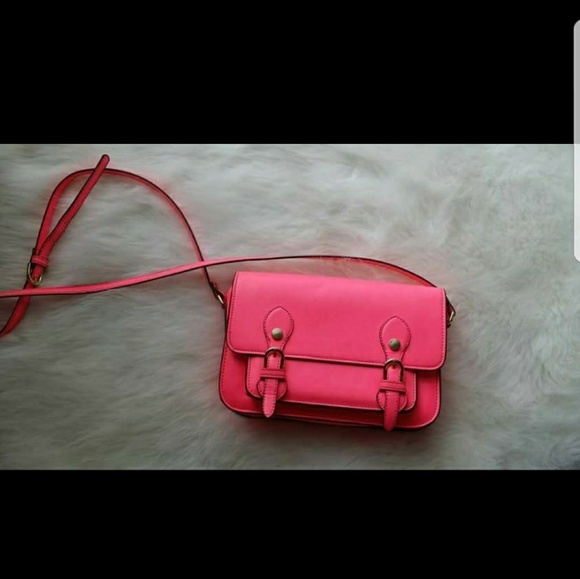 Steve Madden Handbags - Steve Madden cross body